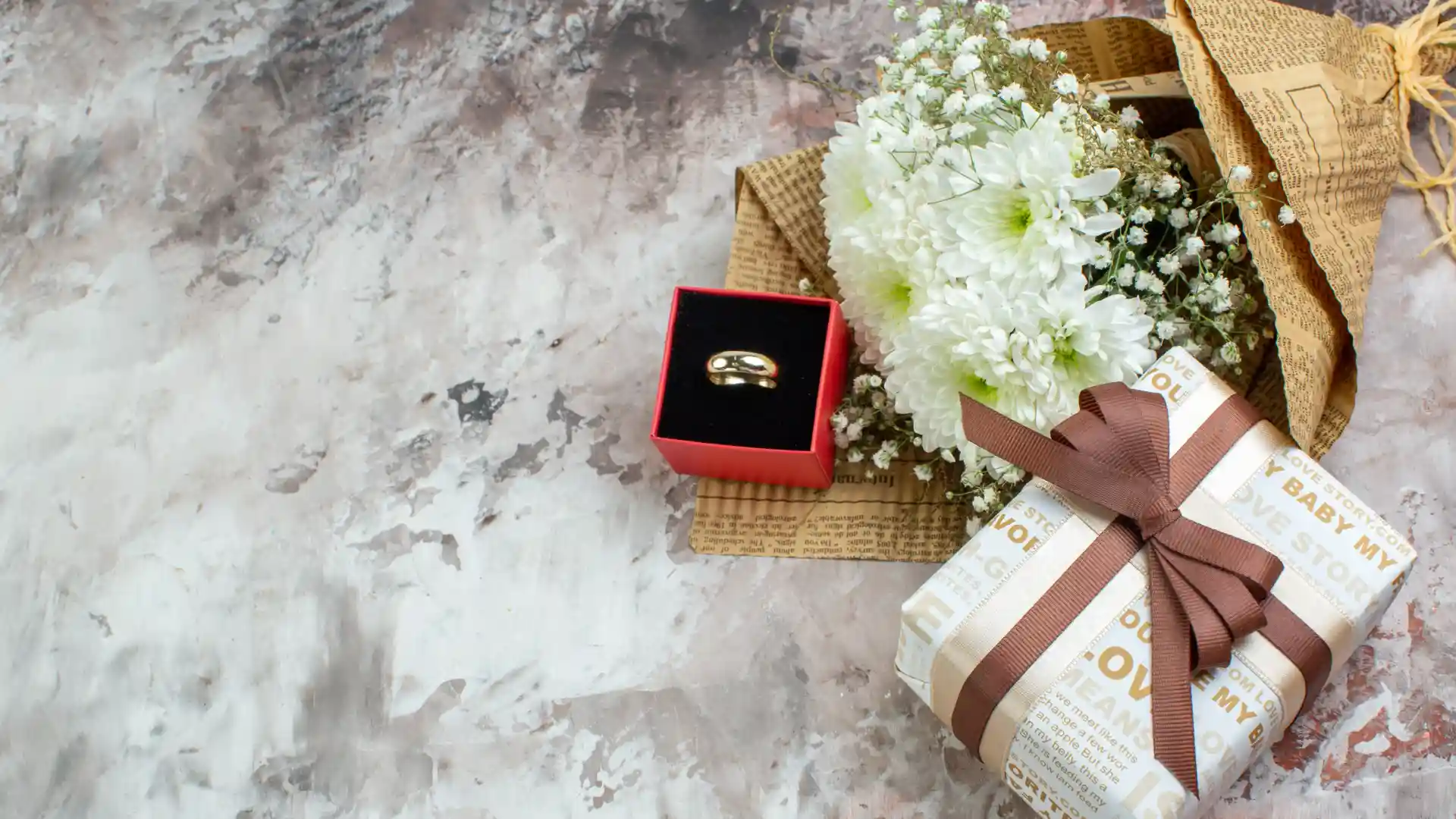What Can I Gift My Friend on Her Wedding?